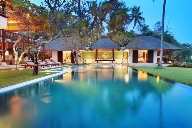 VILLA KEMAH TINGGI (2)